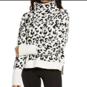 UGG SAGE MOCK NECK LEOPARD SWEATER Size Large White and Black